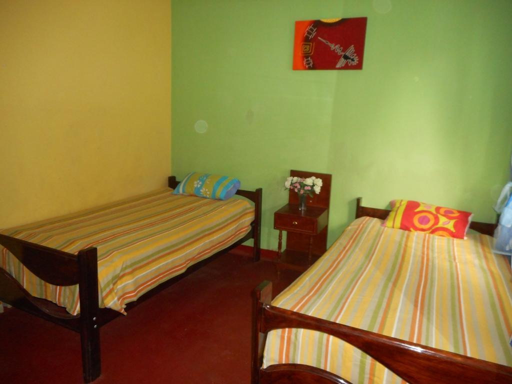 Hostal Geminis San Juan Bautista Экстерьер фото