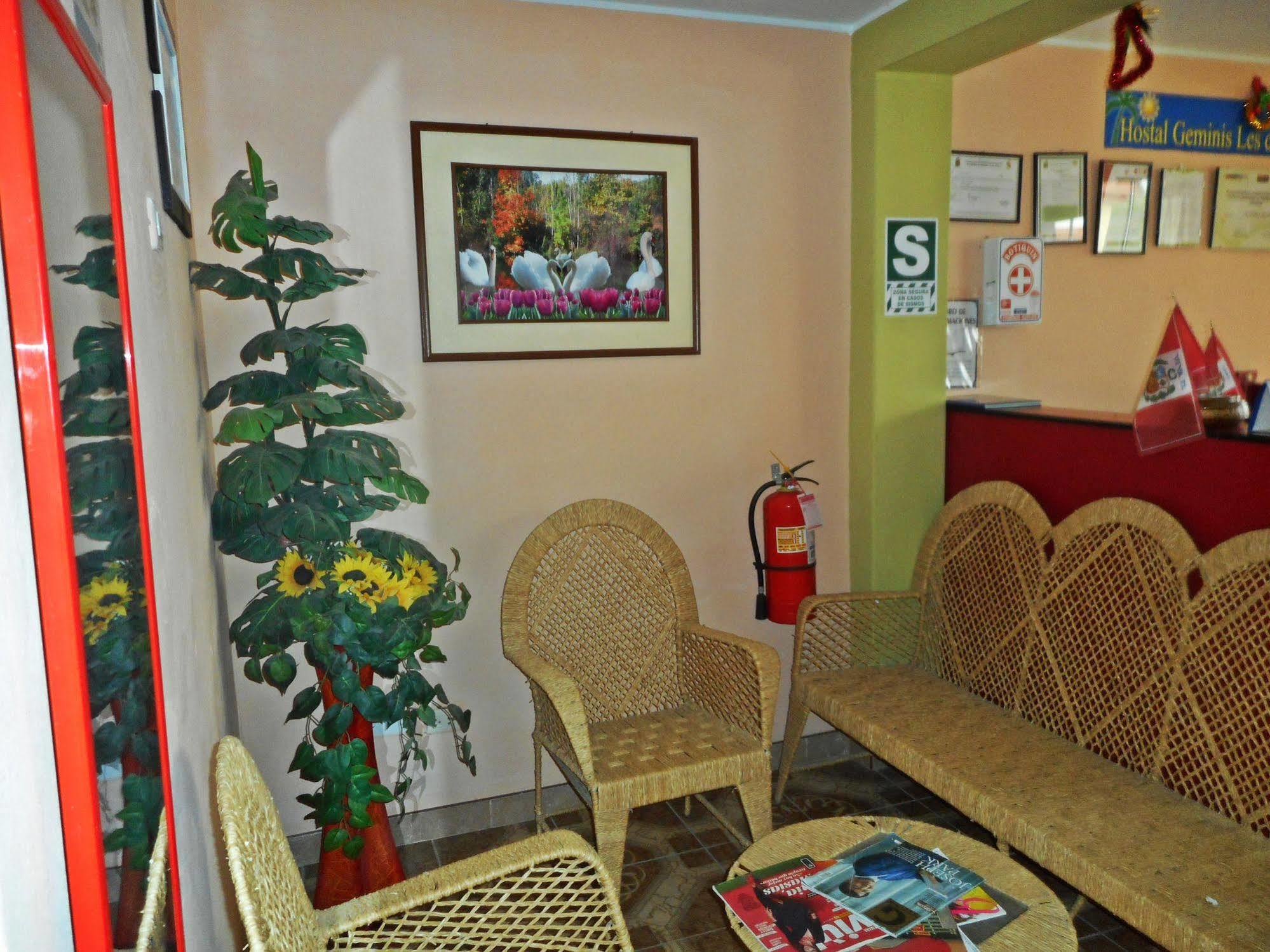 Hostal Geminis San Juan Bautista Экстерьер фото