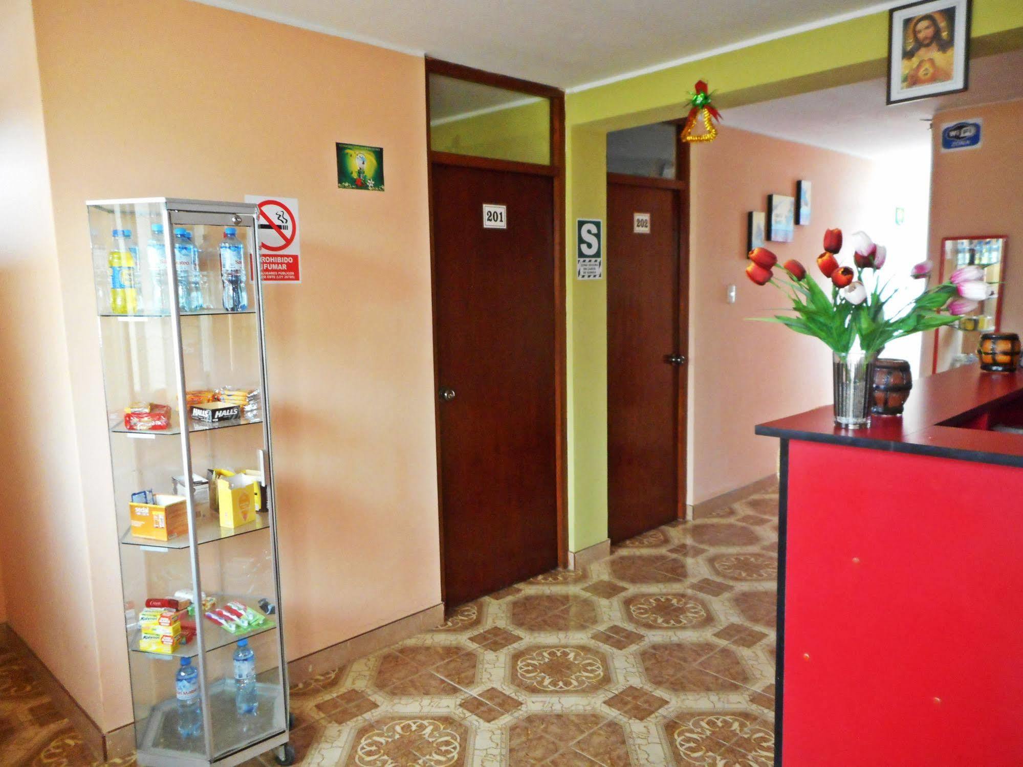 Hostal Geminis San Juan Bautista Экстерьер фото
