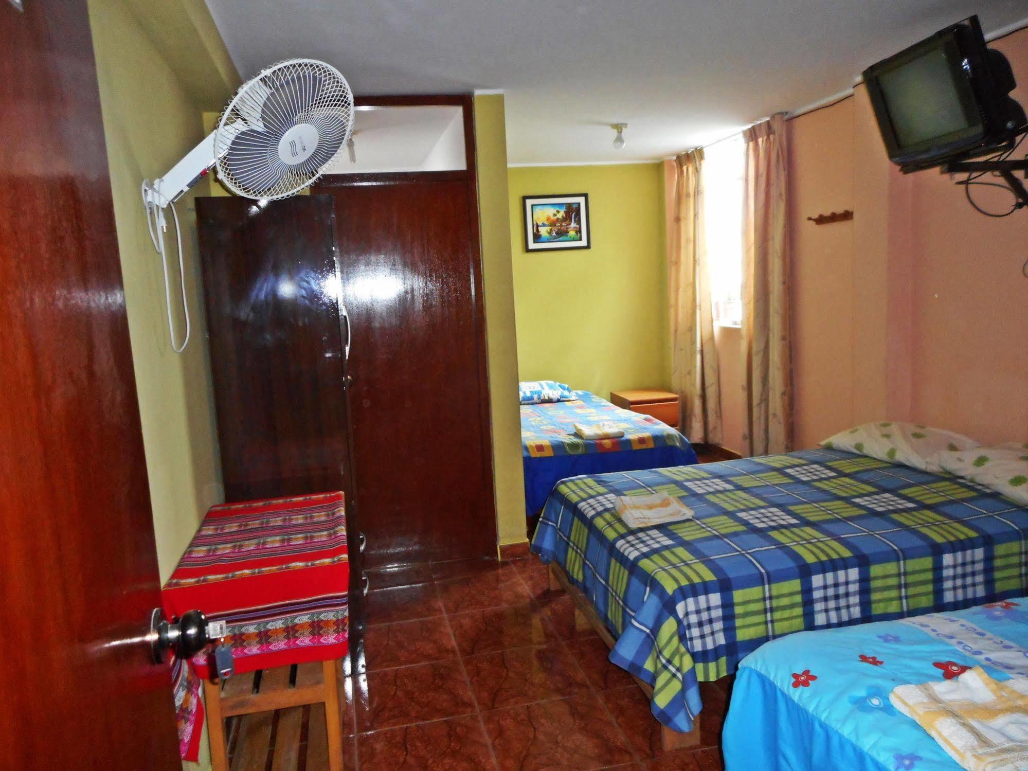Hostal Geminis San Juan Bautista Экстерьер фото