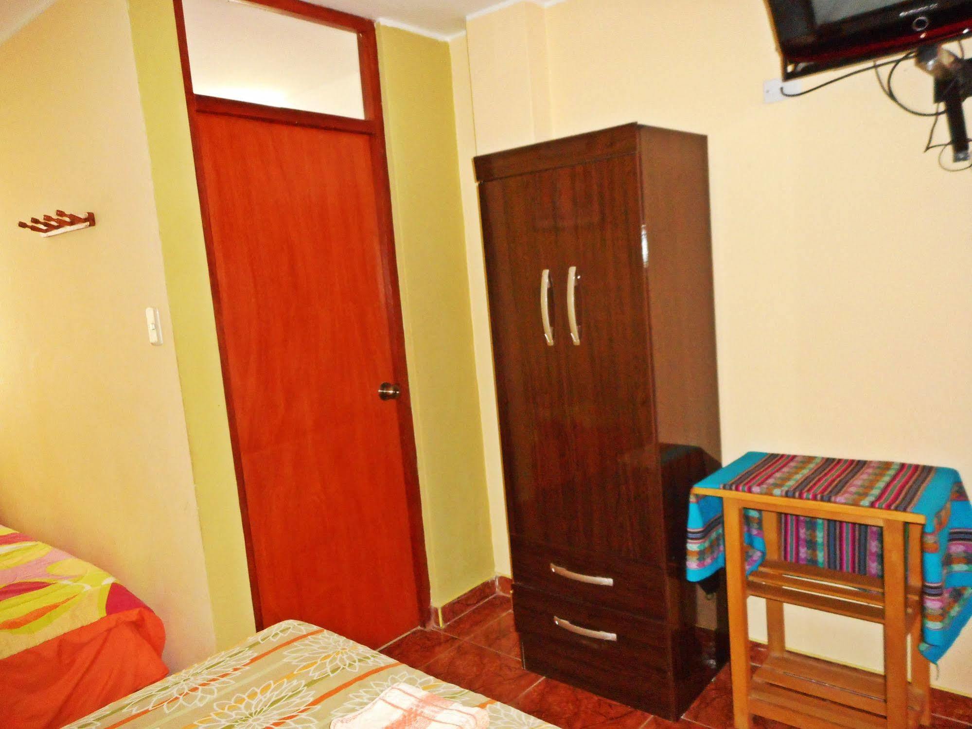 Hostal Geminis San Juan Bautista Экстерьер фото