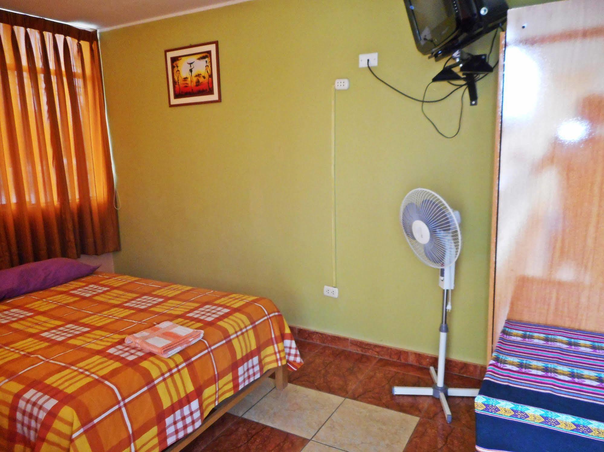 Hostal Geminis San Juan Bautista Экстерьер фото