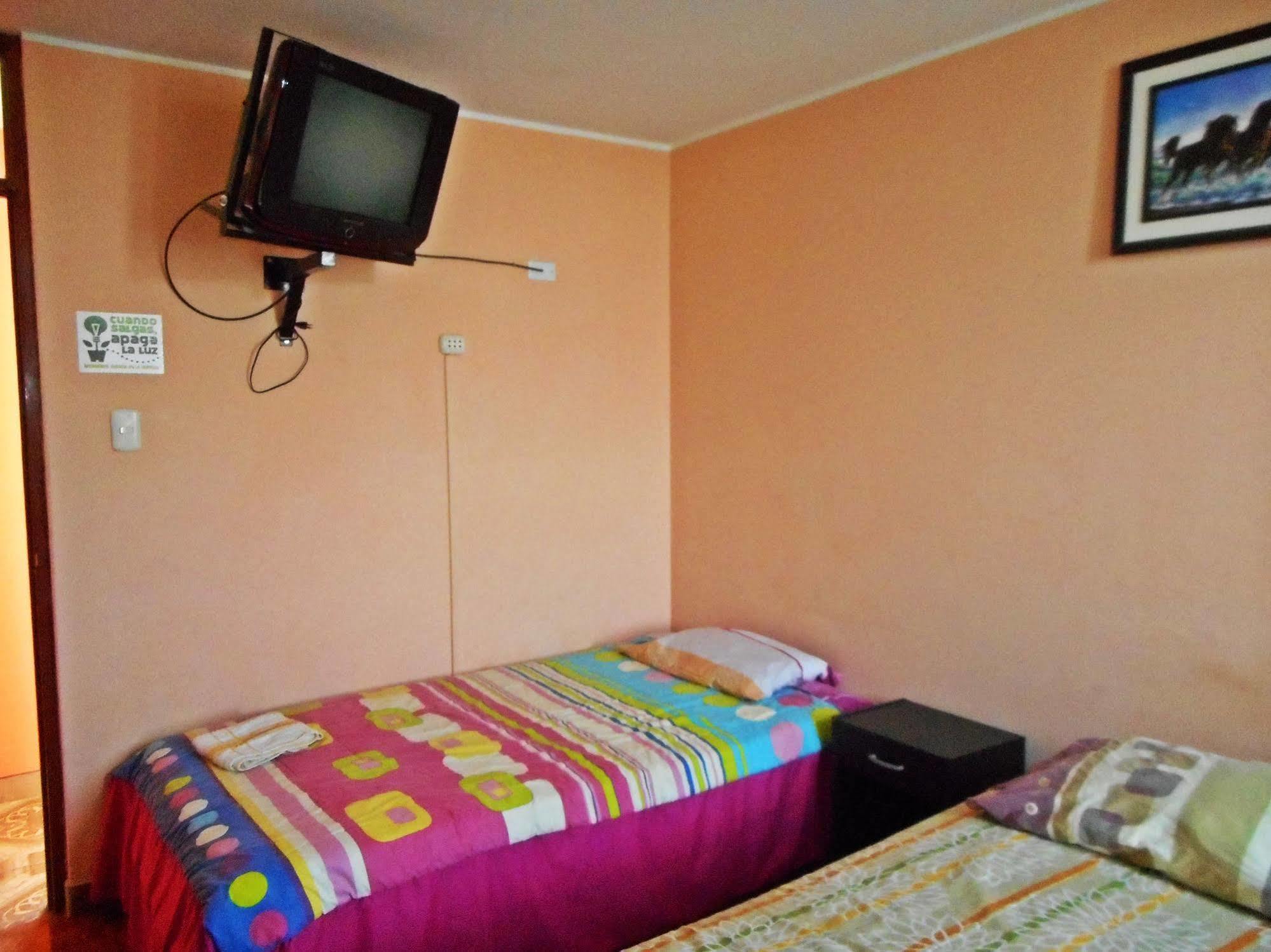 Hostal Geminis San Juan Bautista Экстерьер фото