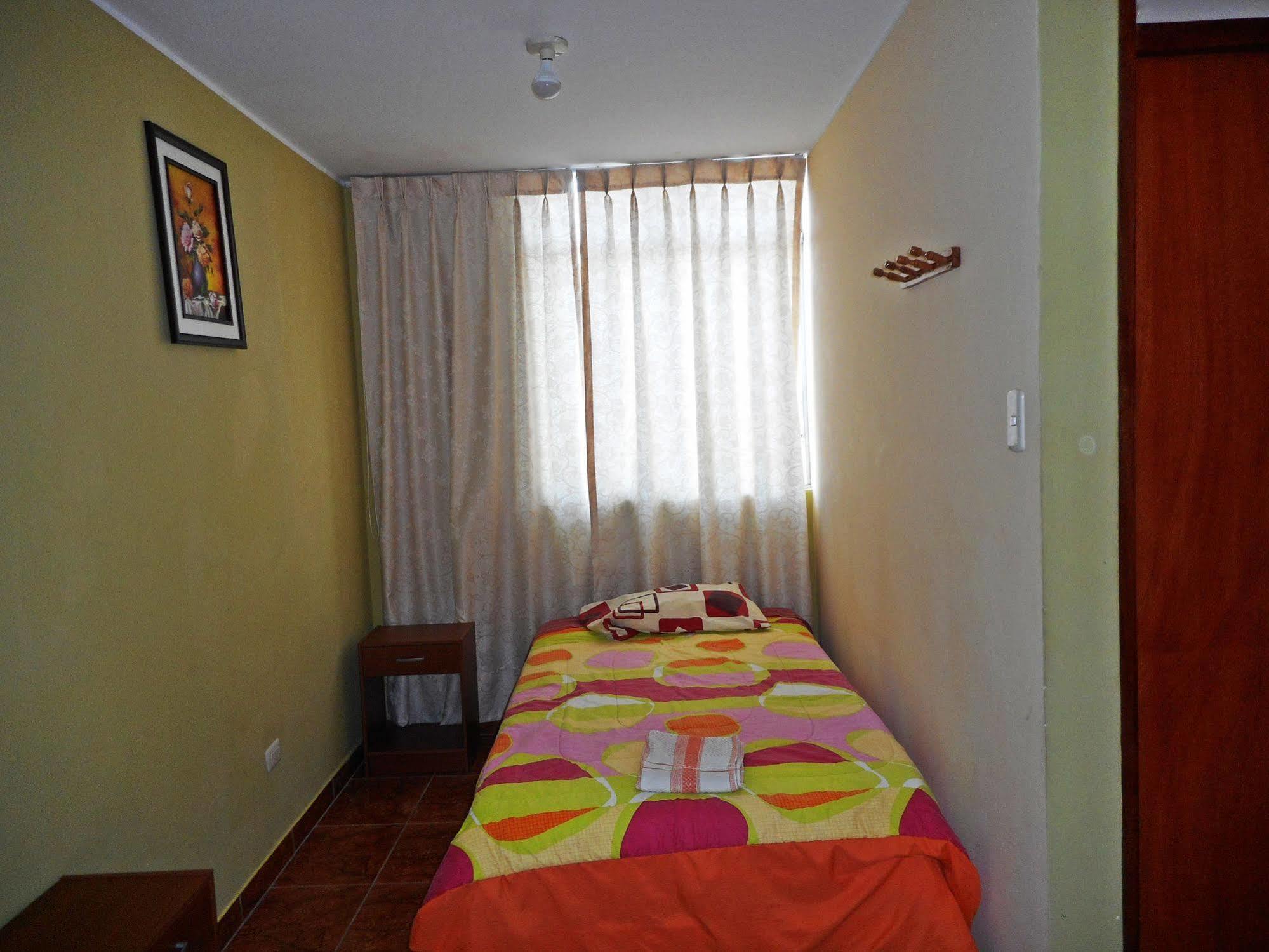 Hostal Geminis San Juan Bautista Экстерьер фото