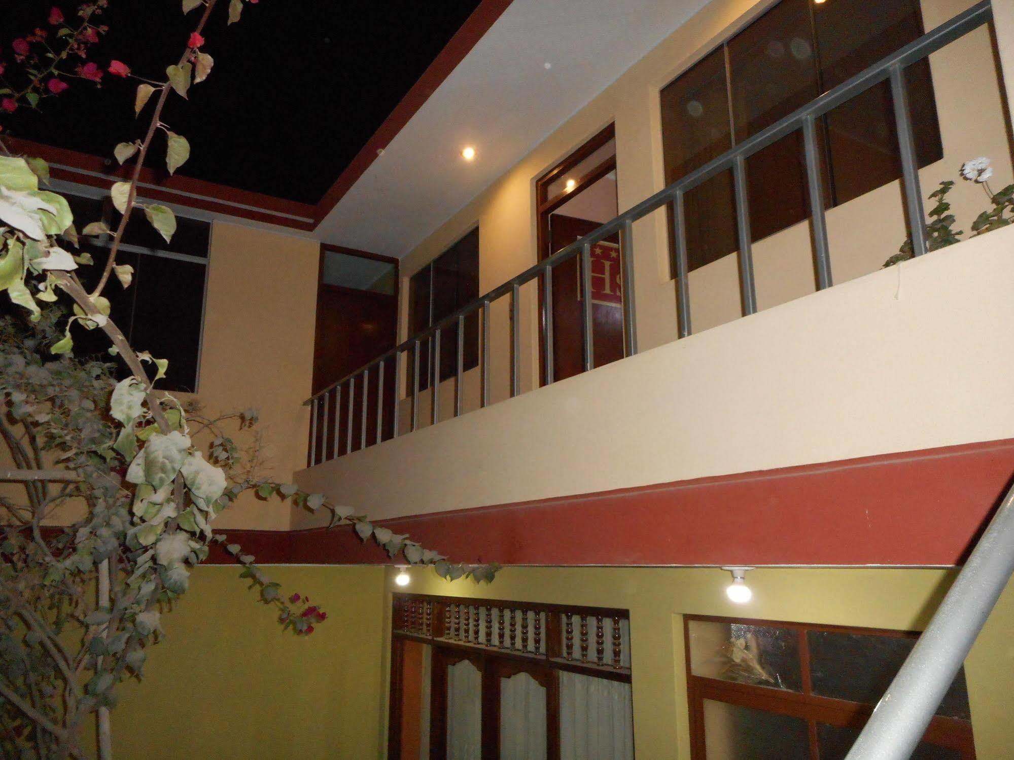 Hostal Geminis San Juan Bautista Экстерьер фото