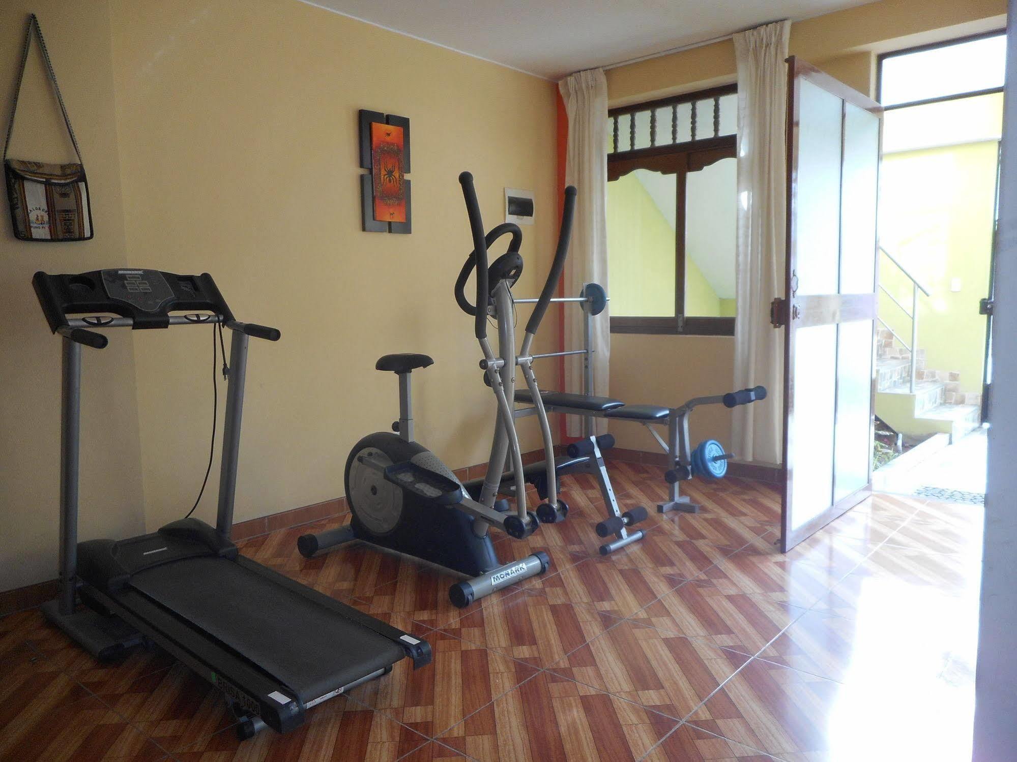 Hostal Geminis San Juan Bautista Экстерьер фото