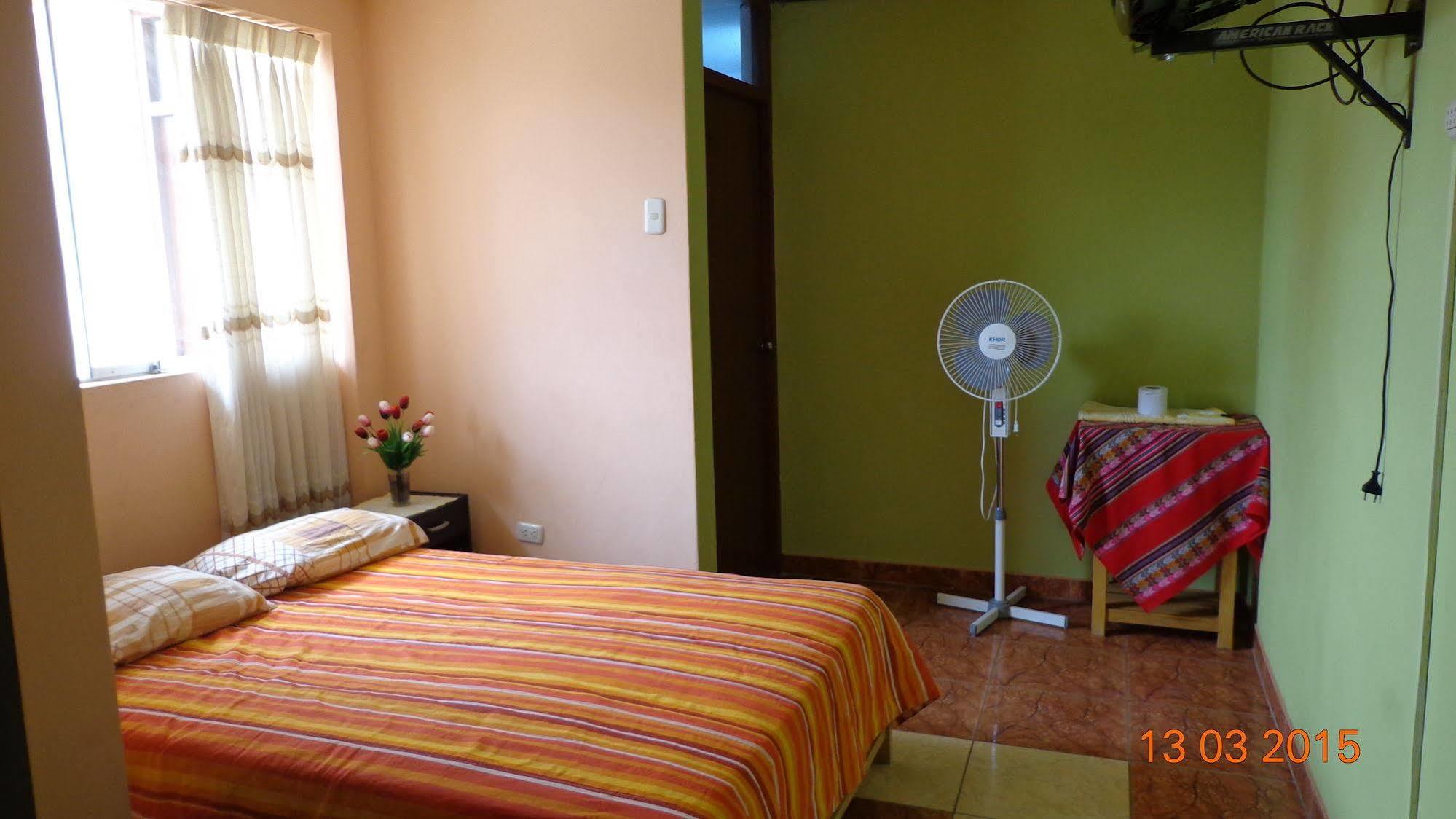 Hostal Geminis San Juan Bautista Экстерьер фото