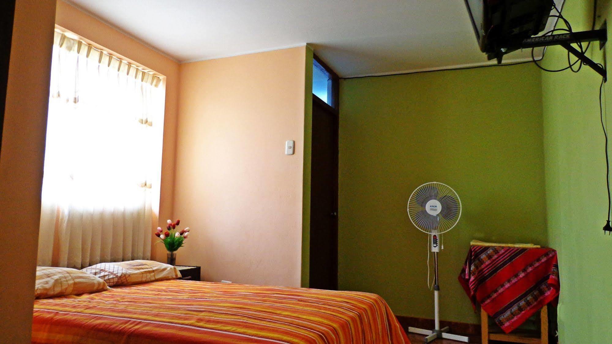 Hostal Geminis San Juan Bautista Экстерьер фото