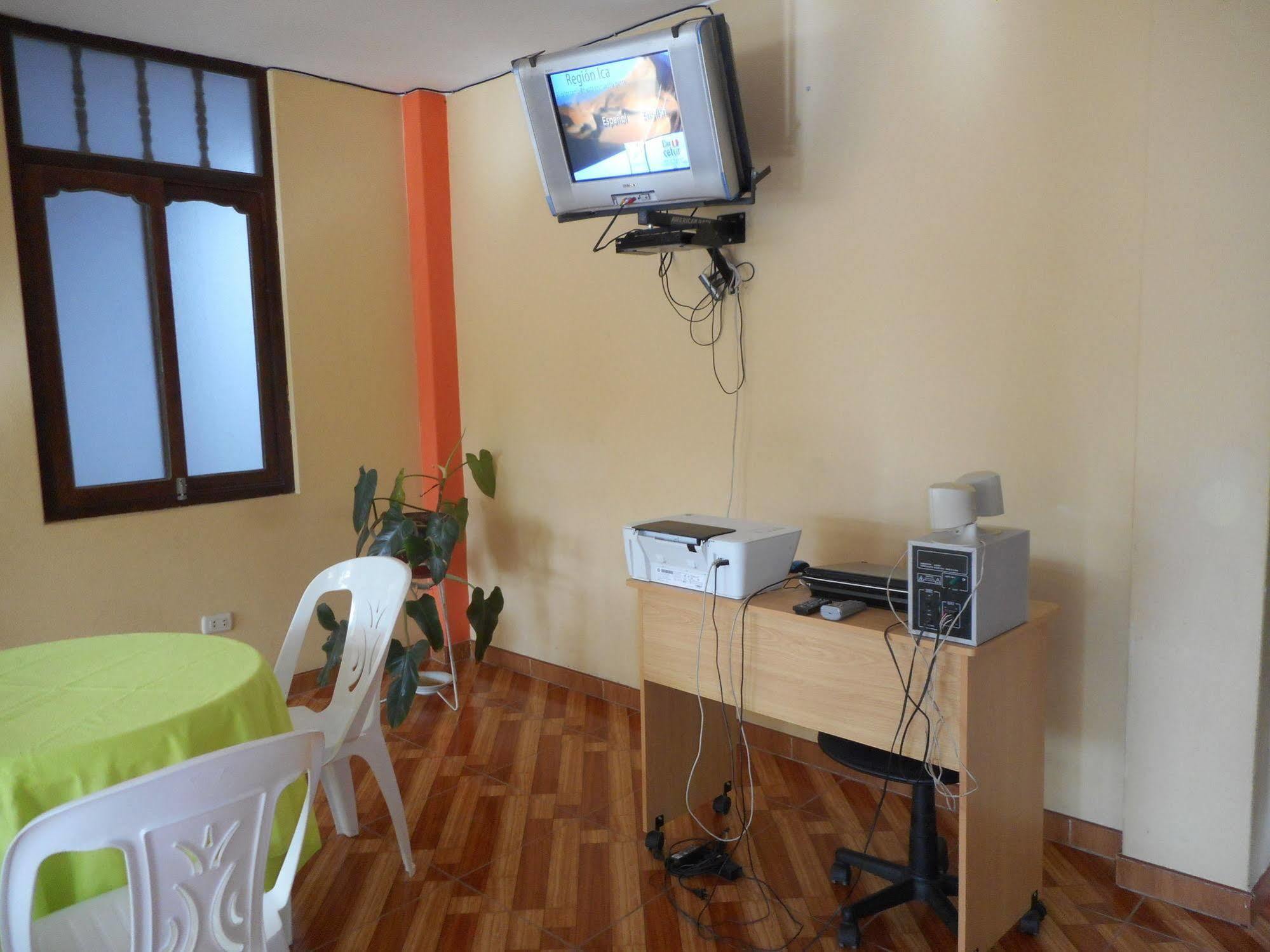 Hostal Geminis San Juan Bautista Экстерьер фото